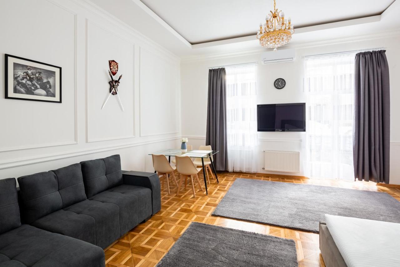 Alfa Apartments Grushevskoho 7 Львів Екстер'єр фото