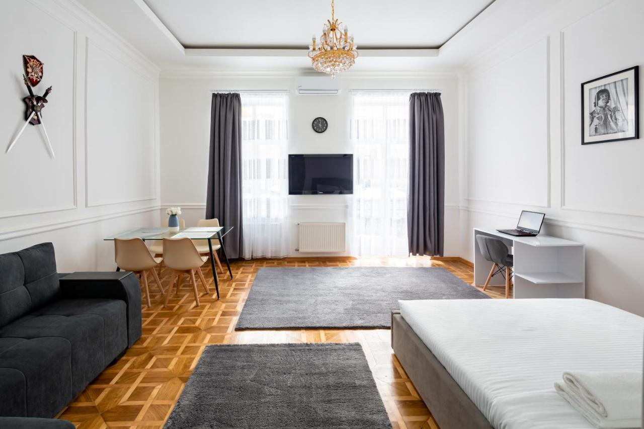 Alfa Apartments Grushevskoho 7 Львів Екстер'єр фото